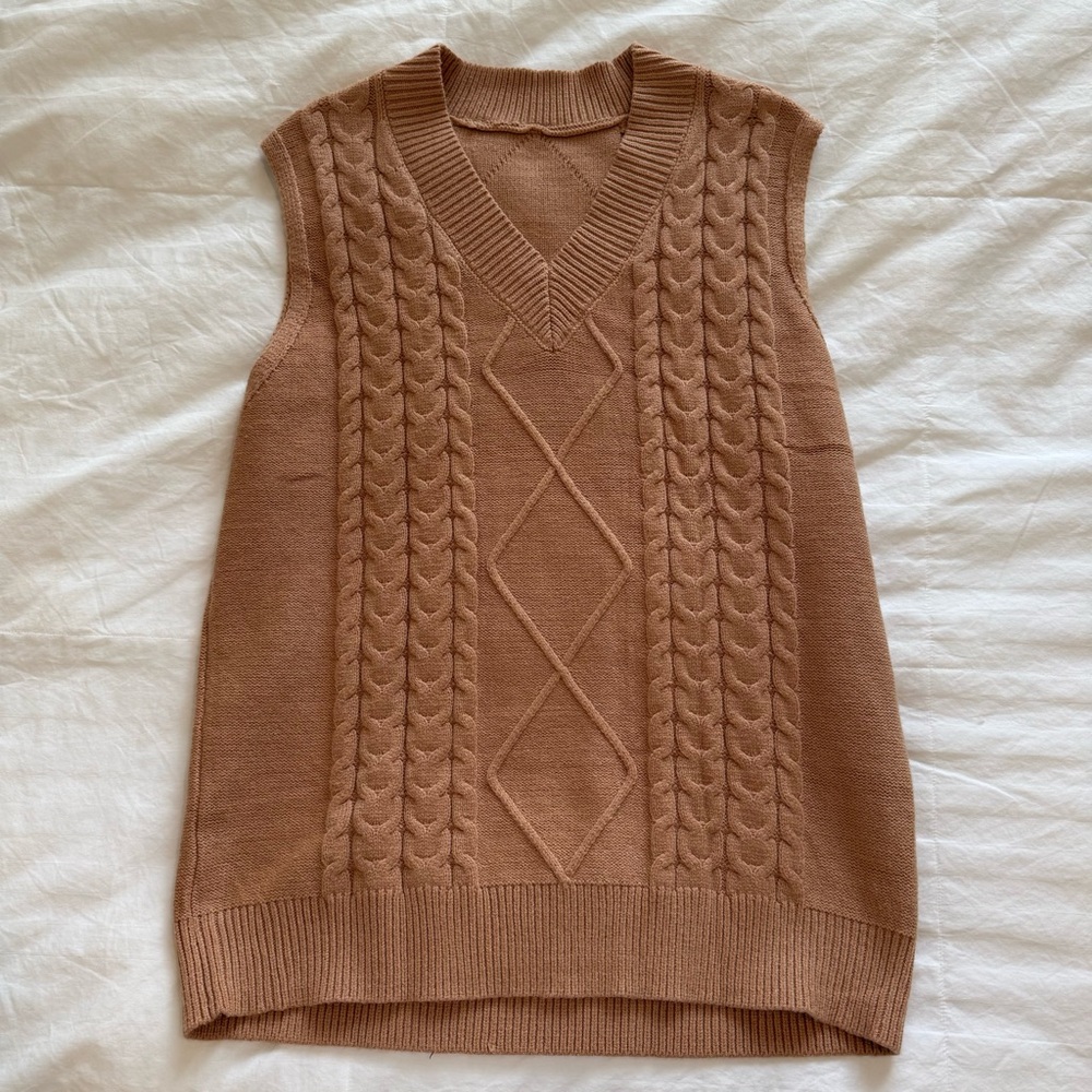 Sleeveless Cable Knit V-Neck Sweater Vest - Brown